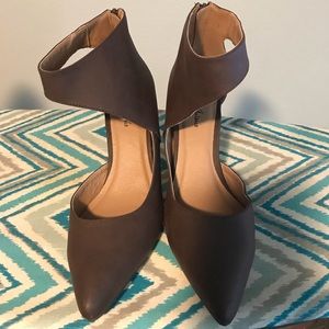 Michael Antonio: Brown high heel shoes